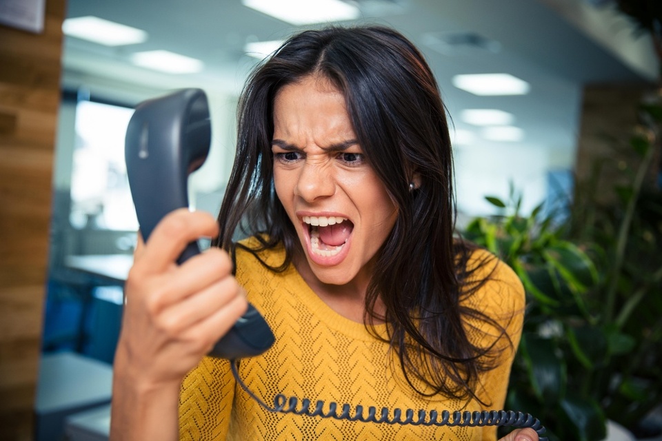 how-to-speak-with-angry-customers-on-the-phone-answerfirst